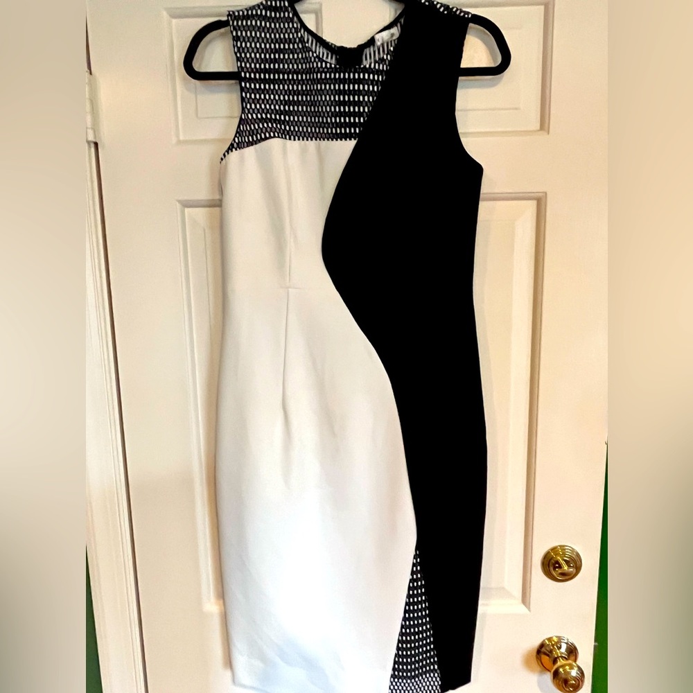 Beautiful summer dress - very flattering and only worn once